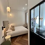 Hotel Des Beaux Arts 2*