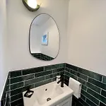 Hotel Des Beaux Arts 2*