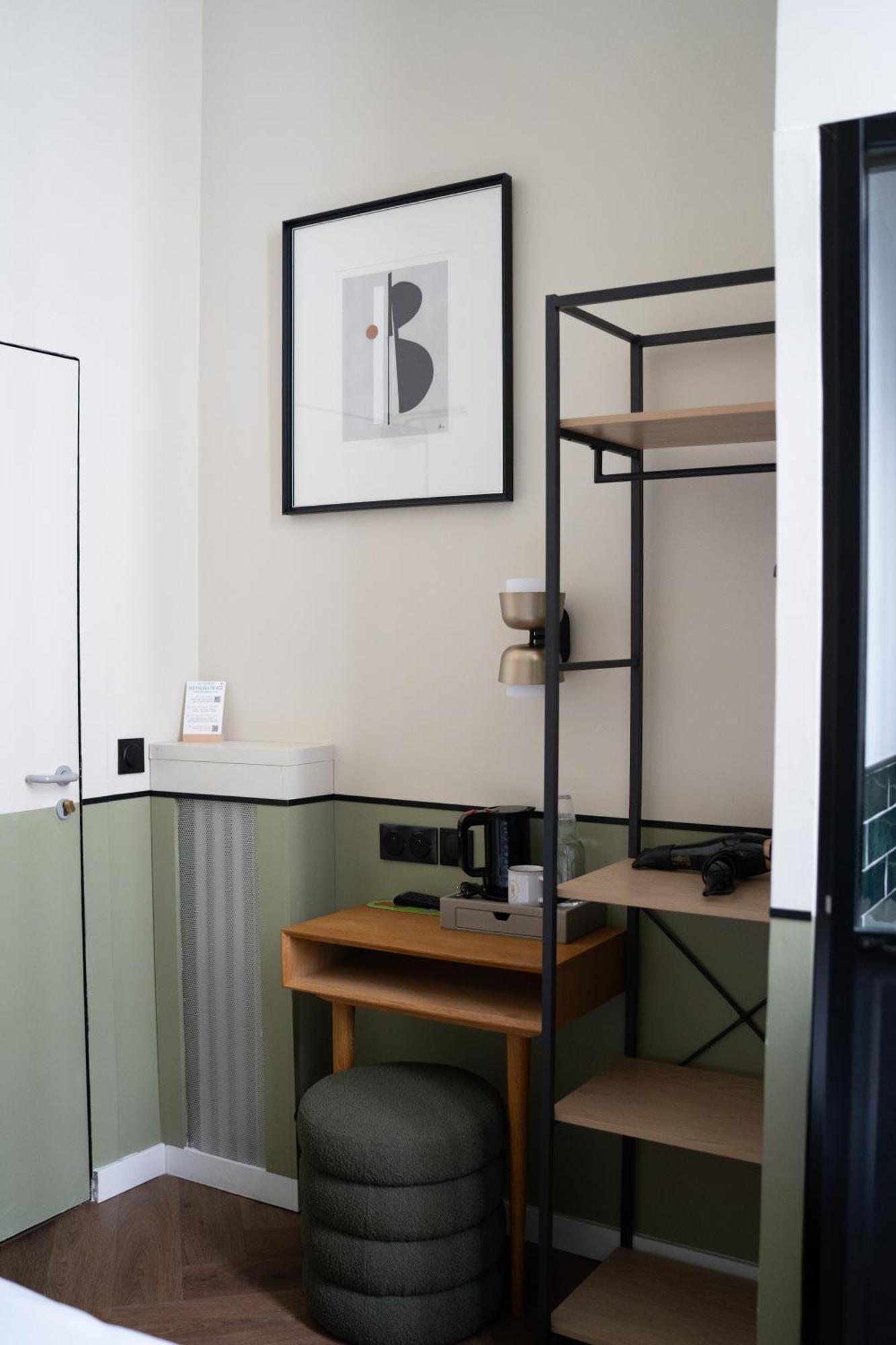 Hotel Des Beaux Arts 2*